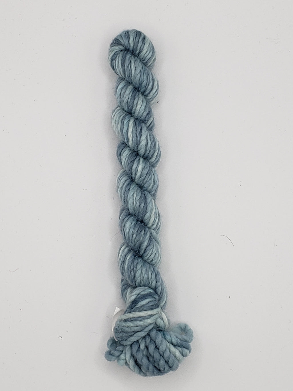 Othello Merino Mini-Skein - CLOUDS - 5522 Hand Dyed Chunky Yarn 25GR - B1