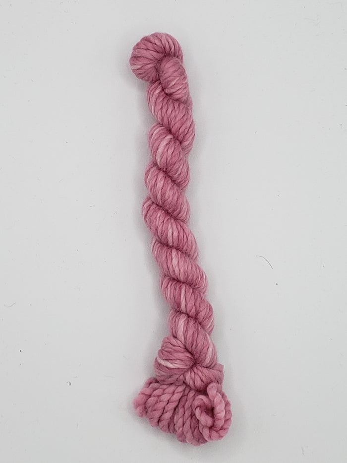 Othello Merino Mini-Skein - CARNATION - 2233 Hand Dyed Chunky Yarn 25GR - B1