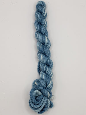 Othello Merino Mini-Skein - SKY - 2323 Hand Dyed Chunky Yarn 25GR - B2