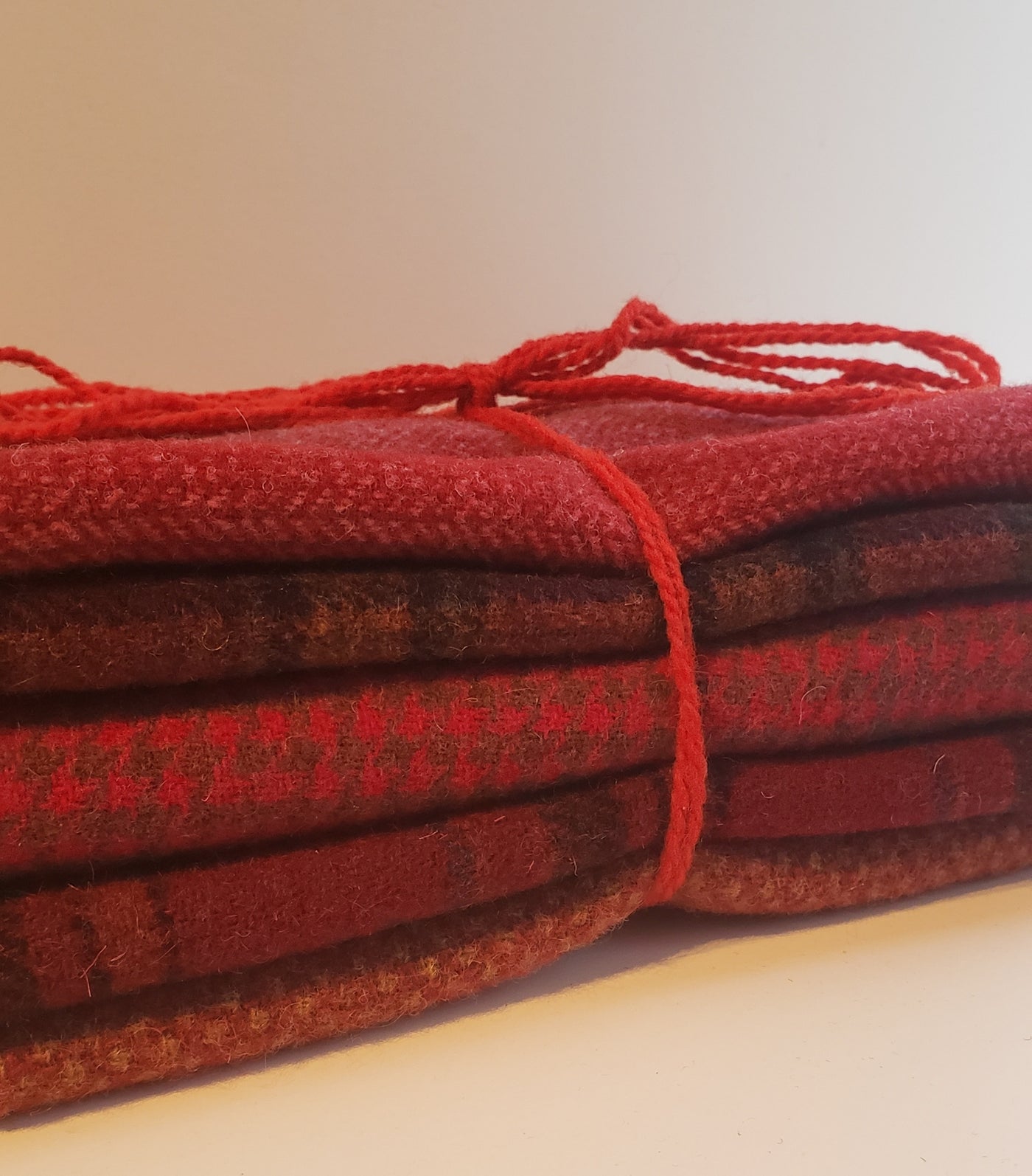 RED SHADES - Wool Bundle - 5/8 yard - 100% Wool for Rug Hooking & Wool –  Red Sand Fibre Art Studio