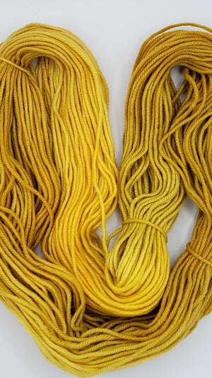 Wonder Woolen - GOLDEN ORCHARD - Fleece Artist OOAK Hand Dyed Yarn 4 ounces/115g