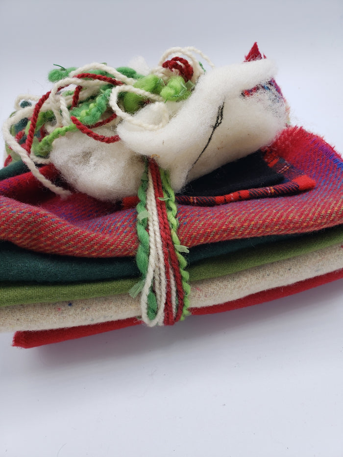CHRISTMAS COLOURS - 13 OZ Bundle - 100% Wool for Rug Hooking & Wool Applique - DESTASH