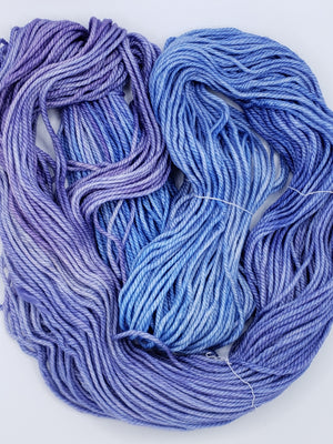 Back Country - PERIWINKLE - Hand Dyed Chunky Yarn 4 ounces/125g