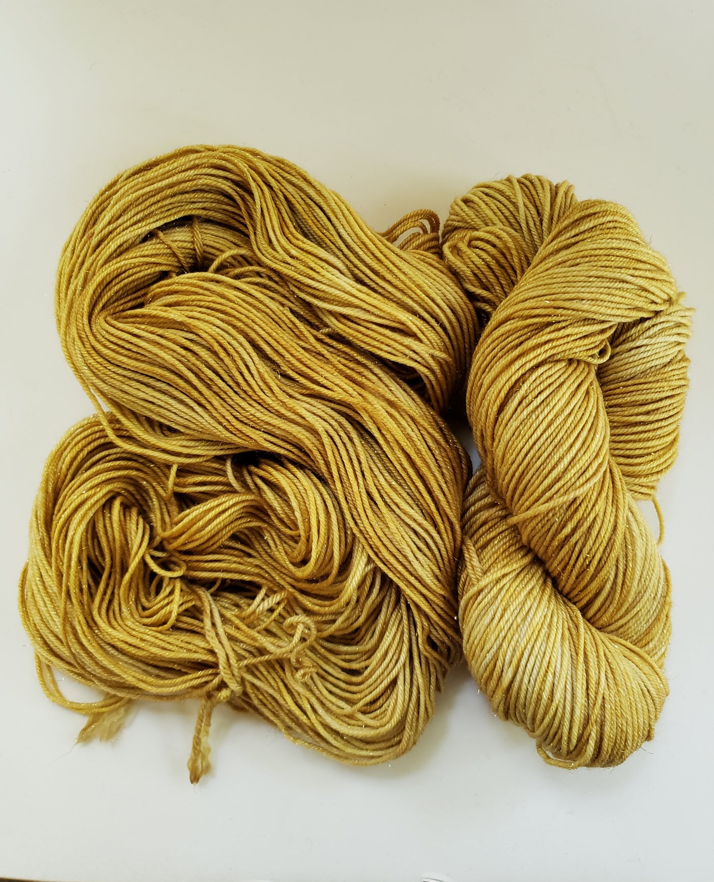 STAR DUST SPARKLE - Merino/Gold Stellina - Hand Dyed Shades of Gold - Yarn  for Rug Hooking - RSS248